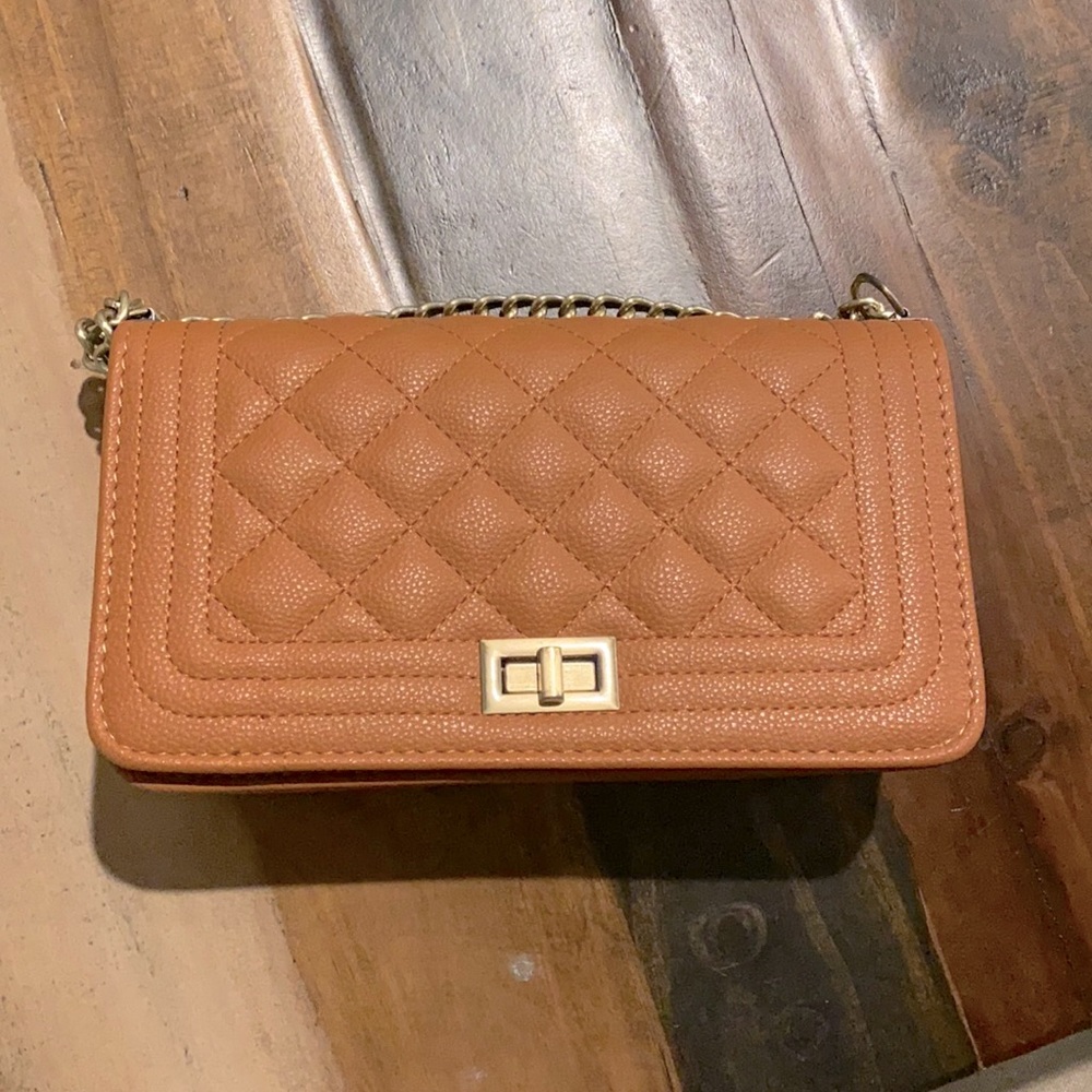 Brown crossbody, lightweight and a neutral color - Picture 1 of 3